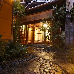 旅館三賀 旅館