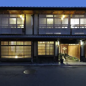 Izuyasu Traditional Serving Cuisine Kyōto